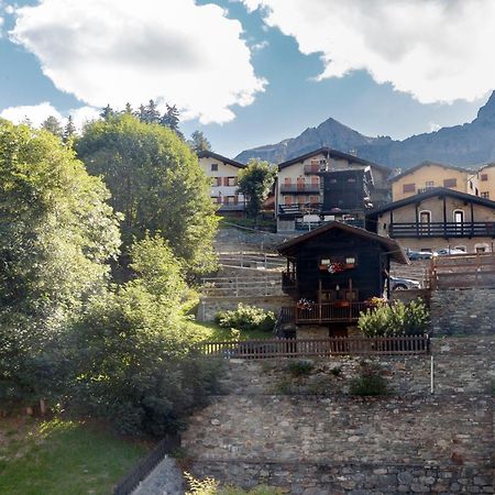 Hellochalet - Maison Paquier - Family Ski Holiday In The Resort Center Valtournenche Exterior photo